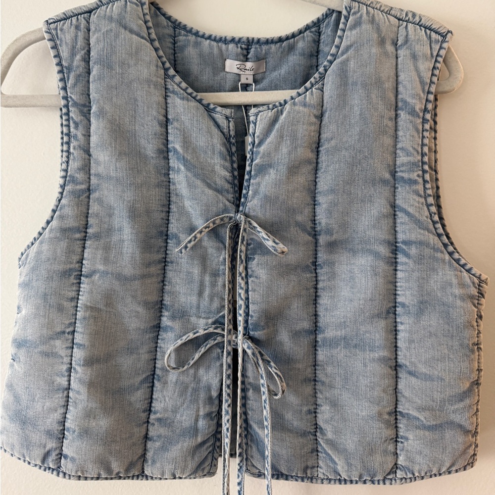 RAILS Bronte - Blue ‘Denim’ Cropped Quilted Vest - Picture 2 of 4